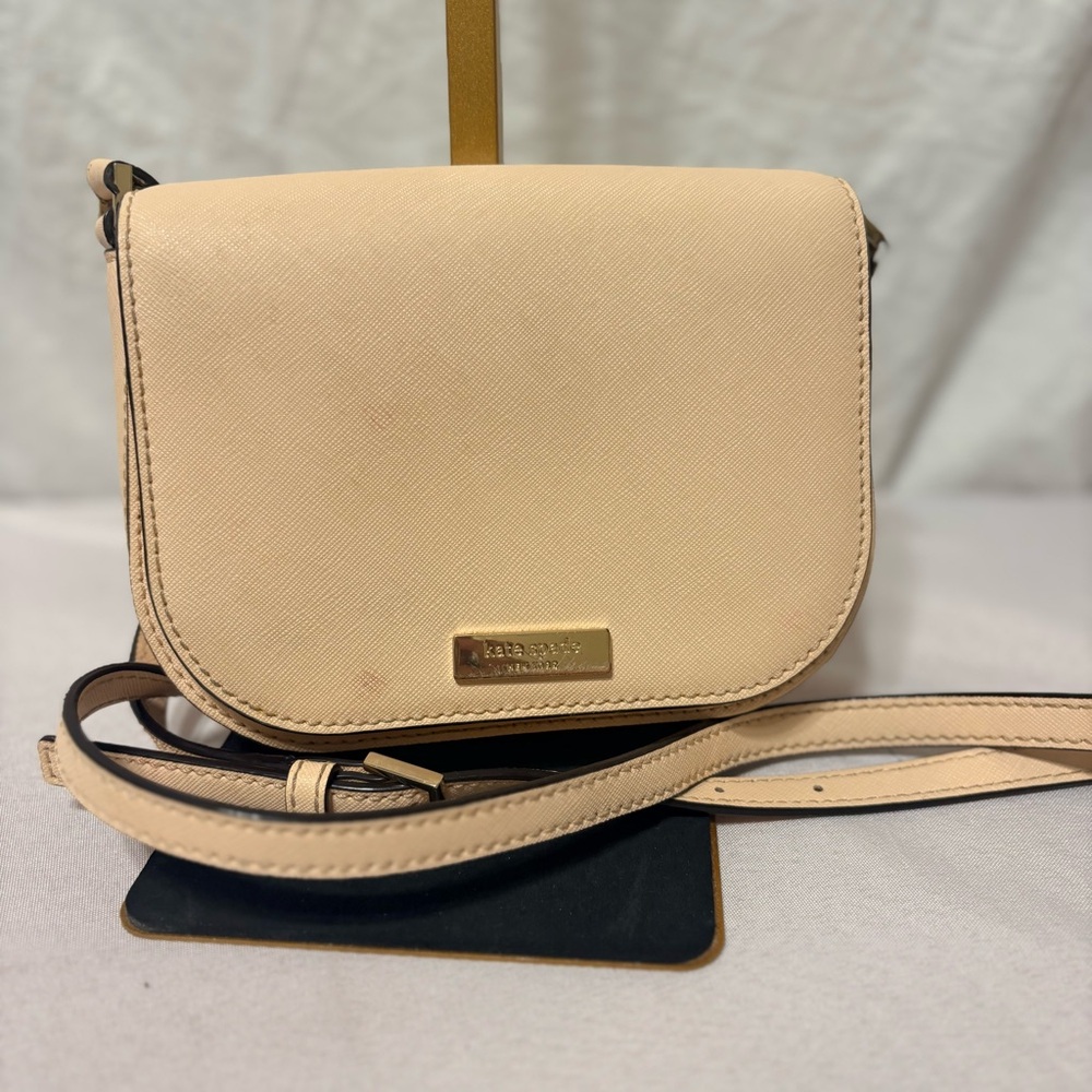 Kate Spade New York Laurel Way Carsen crossbody bag.